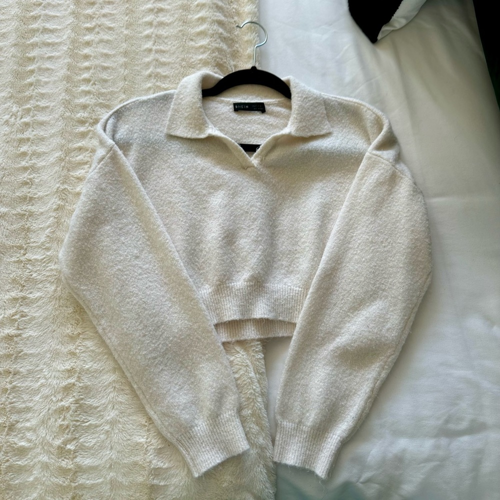 Collared Croptop Sweater